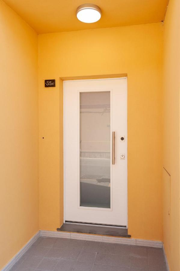 Lemon'S Apartment Elmas Luaran gambar